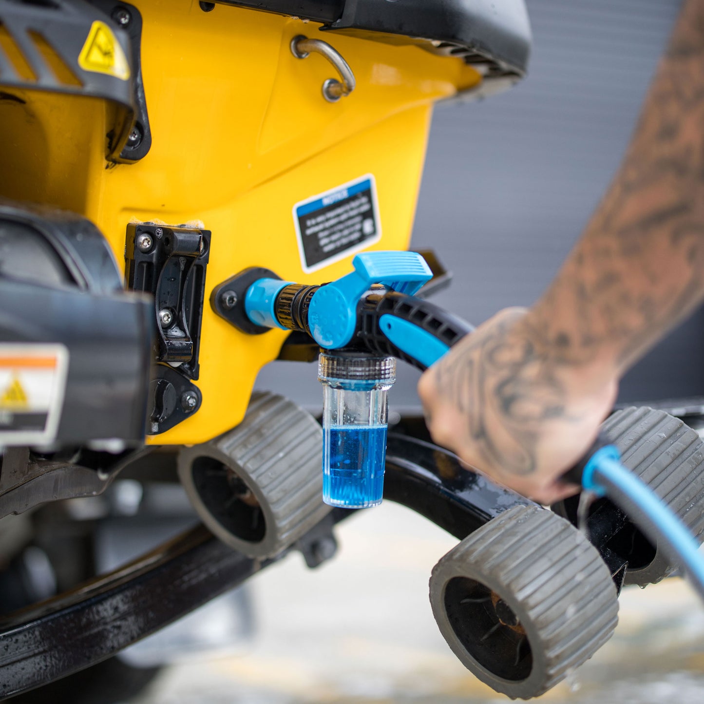 Salt Wash & Engine Flush Detergent + FREE FOAM GUN